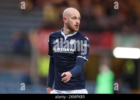 26th novembre 2022 ; Dens Park, Dundee, Écosse : Scottish Cup football, Dundee versus Airdrie ; Zak Rudden de Dundee Banque D'Images