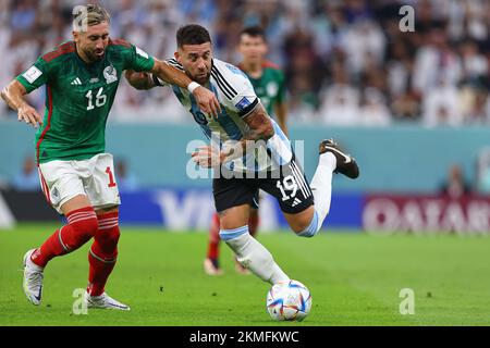 Lusail City, Qatar. 26th novembre 2022. Hector Herrera, Nicolas Otamendi lors de la coupe du monde de la FIFA, Qatar 2022, match du groupe C entre l'Argentine et le Mexique au stade Lusail sur 26 novembre 2022 à Lusail City, Qatar. (Photo de Pawel Andrachiewicz/PressFocus/Sipa USA) crédit: SIPA USA/Alay Live News Banque D'Images