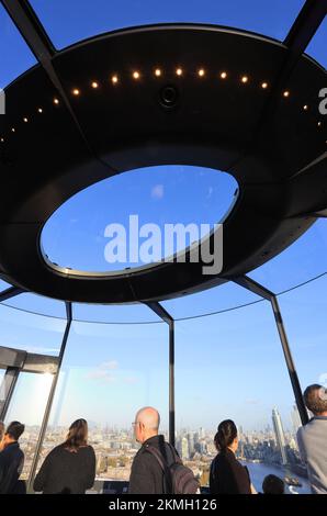 La nouvelle attraction Lift 109 à la Battersea Power Staion régénérée, dans le sud-ouest de Londres, au Royaume-Uni Banque D'Images