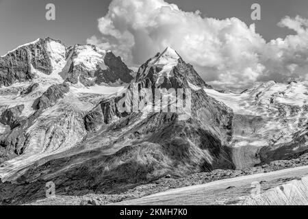 Piz Roseg et glacier Sella vus de la station de montagne Piz Corvatsch, Grisons, Suisse Banque D'Images