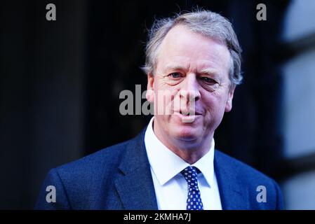 Photo du dossier datée du 26/10/22 du secrétaire écossais Alister Jack, arrive à Downing Street, Westminster, Londres. M. Jack a déclaré : « la mort de Doddie Weir nous prive d'un grand sportif et d'une personnalité inspirante. » Il était un titan dans une chemise d'Écosse et un lion britannique et irlandais fin, et il sera également rappelé pour sa dignité face à son diagnostic de maladie de motoneurone. Date de publication : samedi 26 novembre 2022. Banque D'Images