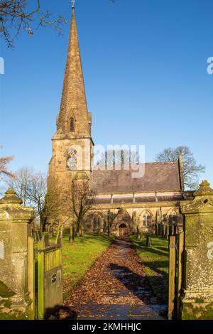 Toute l'église paroissiale de Saint dans le Nord Staffordshire Moorlands, Peak district, village de Grindon Banque D'Images