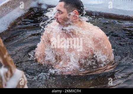 Baptême d'hiver à Minsk Biélorussie Banque D'Images