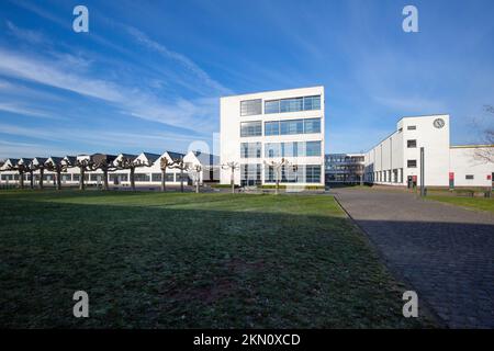 Krefeld - vue de face de l'horloge-House au parc d'activités de Mies van der Rohe, Rhénanie-du-Nord Westphalie, Allemagne, 31.01.2021 Banque D'Images