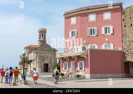 Phare de Punta et église de St Clément, Piranski svetilnik, Piran (Pirano), slovène Istrie, Slovénie Banque D'Images