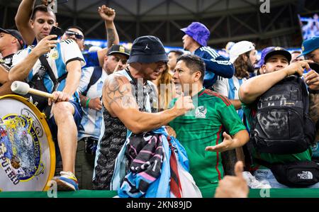 Doha, Qatar. 26th novembre 2022. Fans Argentine - Mexique coupe du monde 2022 au Qatar 26.11.2022 crédit: Moritz Muller/Alamy Live News Banque D'Images