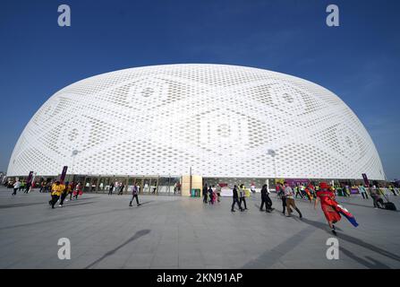 Vue générale à l'extérieur du sol avant le match F de la coupe du monde de la FIFA au stade Al Thumama, Doha, Qatar. Date de la photo: Dimanche 27 novembre 2022. Banque D'Images