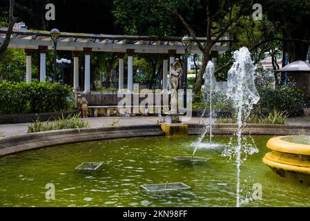 Salvador, Bahia, Brésil - 29 octobre 2022: Fontaine de Largo do Campo Grande, également connue sous le nom de Praca 2 de Julho, dans la ville de Salvador. Banque D'Images