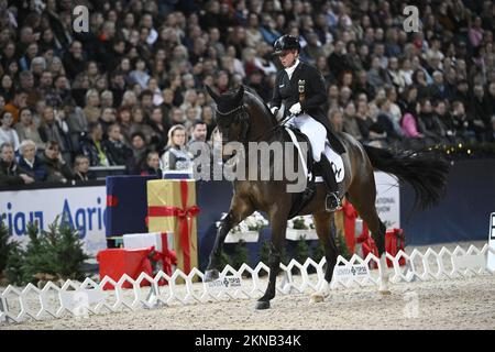 Isabell Werth, d'Allemagne, sur DSP Quantaz lors de la compétition FEI Grand Prix kür dressage au Sweden International Horse Show qui s'est tenue au Frie Banque D'Images