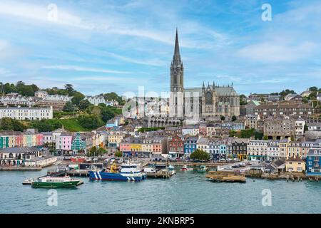 Paysage urbain de Cobh Harbour, port maritime de Cork en Irlande du Sud Banque D'Images