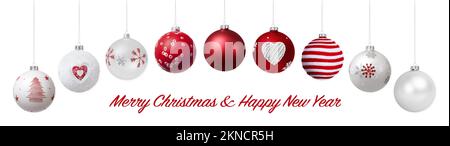 Boules suspendues rouges décorées de coeurs, arbres, flocons de neige et perles pailletées, isolées sur fond blanc avec Joyeux Noël et joyeux nouveau vous Banque D'Images