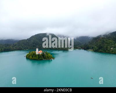 Vue aérienne du drone du lac Bled Slovénie Banque D'Images