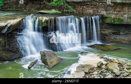 Une belle photo des grandes chutes de Tinkers Creek Banque D'Images