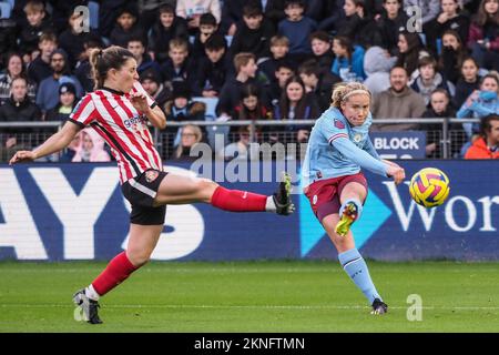 Manchester, Royaume-Uni. 27th novembre 2022. Manchester, Angleterre, 27 novembre 2022: Julie Blakstad (41 Manchester City) traverse le ballon lors du match de la coupe continentale de la Ligue des femmes de la FA entre Manchester City et Sunderland au stade de l'Académie à Manchester, Angleterre (Natalie Mincher/SPP) Credit: SPP Sport Press photo. /Alamy Live News Banque D'Images