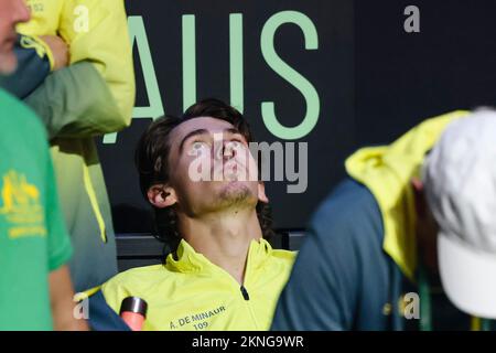 27 novembre 2022, Espagne, Málaga: Tennis, hommes: Coupe Davis - finale. L'australien Alex de Minaur réagit déçu. Photo: Frank Molter/dpa Banque D'Images