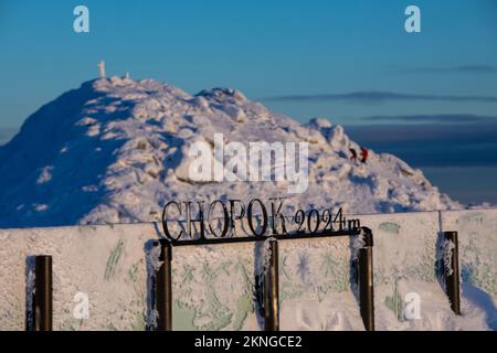 Slovaquie, Jasna - 3 février 2022: Vue depuis le sommet des montagnes de chopok Banque D'Images