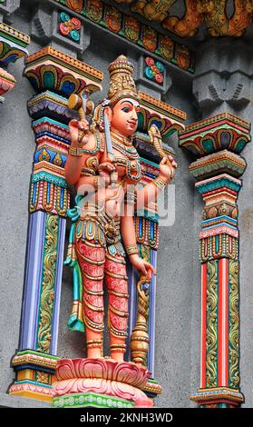 La sculpture et les statues de Kali, Lakshmi - déesse hindoue, déesse Lakshmi ( Uma Devi ) statues de sculpture au temple hindou de bangkok. Banque D'Images