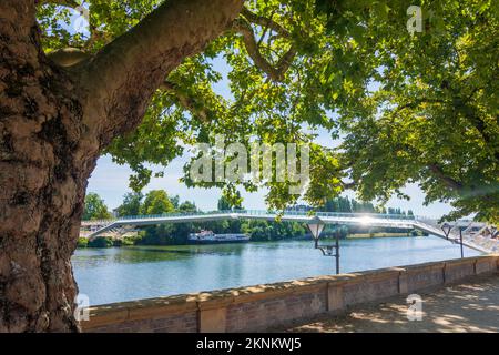 Thionville (Diedenhofen): rivière Moselle, passerelle piétonne Passerelle de l'Europe en Lorraine (Lothringen), Moselle (Moselle), France Banque D'Images