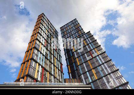 Une tour Crown place s'élève dans le ciel. One Crown place, Londres, Royaume-Uni. Architecte: Kohn Pedersen Fox Associates (KPF), 2022. Banque D'Images