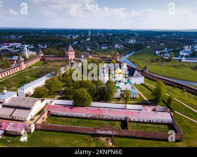 Vue aérienne de Savior-Euthimiev au monastère de Souzdal en été. La Russie Banque D'Images
