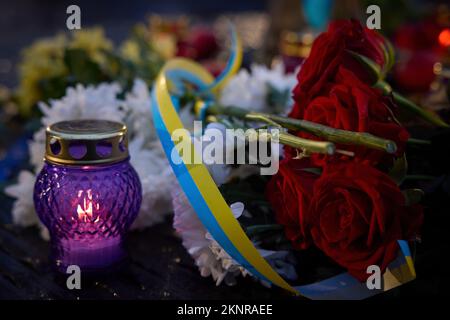 À l'occasion du 90th anniversaire de l'Holodomor de 1932-1933, Le président de l'Ukraine, Volodymyr Zelensky et la première dame, Olena Zelenska, ainsi que le Premier ministre du Royaume de Belgique, Alexander de Croo et le Premier ministre de la République de Lituanie, Ingrida Šimonytė, ont participé à une cérémonie pour commémorer les victimes de la famine en Ukraine. Banque D'Images