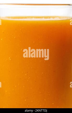 boisson chaude épicée à la citrouille et à la cannelle en gros plan Banque D'Images