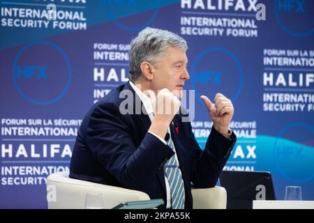 Le cinquième président de l'Ukraine, Petro Porochenko, a été vu lors du Forum international sur la sécurité à Halifax. Un ancien président de l'Ukraine a émis un message sans compromis sur les perspectives d'une paix négociée avec la Russie lors d'une conférence sur la sécurité à Halifax. Petro Porochenko a averti le Halifax International Security Forum que le président russe Vladimir Poutine ne peut pas être fait confiance pour négocier un accord. Porochenko, qui était président de 2014 à 2019, a déclaré que la Russie avait renoncé aux garanties de sécurité accordées dans les accords signés entre les deux pays en 1994, 1997 et 2015. Il a dit les accords ultimat Banque D'Images