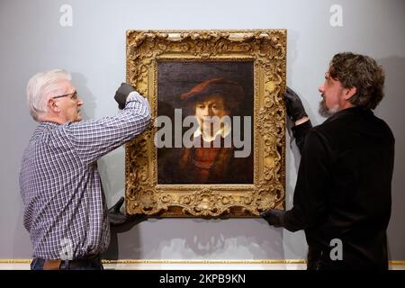 La Haye, pays-Bas. 28th novembre 2022. LA HAYE - Un autoportrait de Rembrandt dans l'Escher de la Haye à Het Paleis, où il avait déjà une place entre 1850 et 1894 quand le prince Hendrik y vivait. ANP bas CZERWINSKI pays-bas - belgique Out crédit: ANP/Alay Live News Banque D'Images