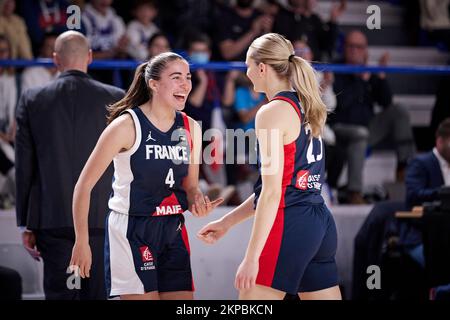 Marine FAUTHOUX (4) de France pendant l'Eurobasket 2023 de la FIBA femmes, qualifications Groupe B, match de basket-ball entre la France et l'Ukraine sur 27 novembre 2022 à Halle André Vacheresse à Roanne, France - photo Ann-Dee Lamour / CDP MEDIA / DPPI Banque D'Images