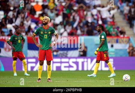 Eric Maxim Choupo-Moting et ses coéquipiers au Cameroun sont reniés lors du match G de la coupe du monde de la FIFA au stade Al Janoub d'Al Wakrah, au Qatar. Date de la photo: Lundi 28 novembre 2022. Banque D'Images