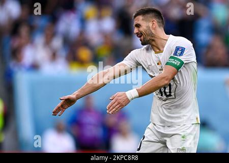 Al Wakrah, Qatar. 28th novembre 2022. AL WAKRAH, QATAR - NOVEMBRE 28 : Dusan Tadic de Serbie réagit lors du match du groupe G - coupe du monde de la FIFA Qatar 2022 entre le Cameroun et la Serbie au stade Al Janoub sur 28 novembre 2022 à Al Wakrah, Qatar (photo de Pablo Morano/BSR Agency) crédit : BSR Agency/Alay Live News Banque D'Images