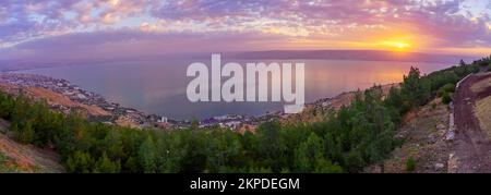 Vue panoramique au lever du soleil sur la mer de Galilée, vue de l'ouest, au nord d'Israël Banque D'Images