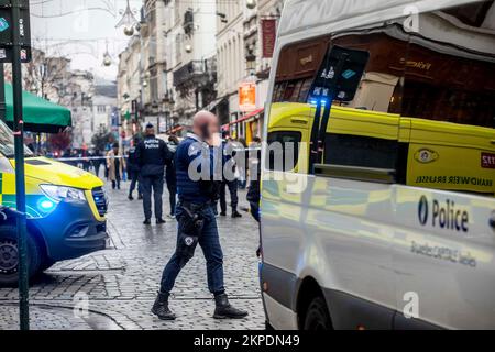 Anderlues, Belgique. 28th novembre 2022. L'illustration montre la police sur le site près de Steenstraat, où une explosion de gaz s'est produite le lundi 28 novembre 2022. BELGA PHOTO HATIM KAGHAT crédit: Belga News Agency/Alay Live News Banque D'Images