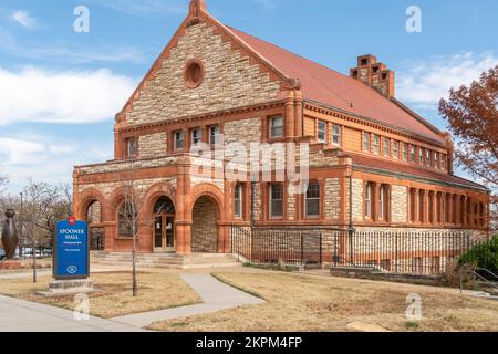 LAWRENCE, Kansas, États-Unis - 2 NOVEMBRE 2022 : Spooner Hall sur l'ampus de l'Université du Kansas. Banque D'Images