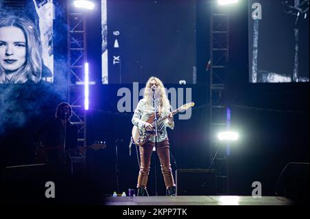 Bogota, Colombie. 27th novembre 2022. Le groupe espagnol 'Cristina y Los Subterraneos' se produit lors du retour du festival de musique 'Rock al Parque', le plus grand festival de rock d'amérique latine et le troisième plus grand festival de rock du monde, à Bogota, Colombie, 27 novembre 2022. (Photo par Sebastian Barros/NurPhoto)0 crédit: NurPhoto/Alay Live News Banque D'Images