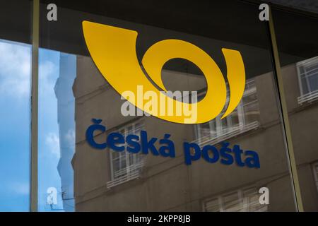 Prague, République tchèque - 5 septembre 2022 : logo de la poste tchèque (Ceska Posta) Banque D'Images