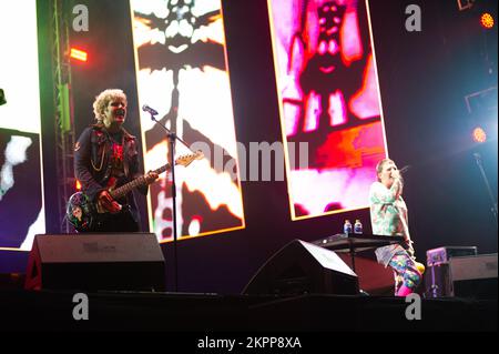 Bogota, Colombie. 27th novembre 2022. Le groupe argentin « Kumbia Queers » se produit lors du retour du festival de musique « Rock al Parque », le plus grand festival de rock d'amérique latine et le troisième plus grand festival de rock du monde, à Bogota, Colombie, 27 novembre 2022. (Photo par Sebastian Barros/NurPhoto) crédit: NurPhoto/Alay Live News Banque D'Images