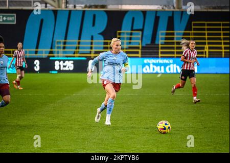 Alex Greenwood, de Manchester City féminin, en action contre les femmes de l'AFC Sunderland lors de la coupe de la Ligue continentale. Banque D'Images