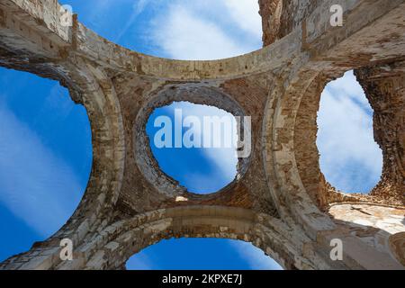 Ruines de l'abbaye de Sant'Eustache, Nervesa Della Battaglia, Italie Banque D'Images