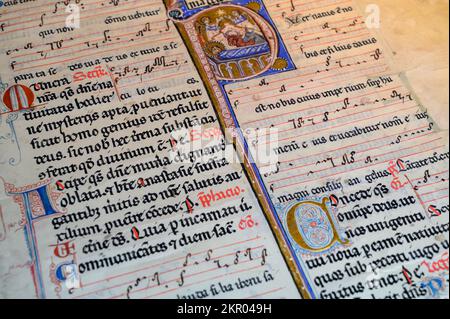 Missale possoniense, le Missel catholique utilisé dans ce qui est aujourd'hui Bratislava. 1st troisième du 14th siècle. Télécopie. Musée de la ville de Bratislava. Banque D'Images