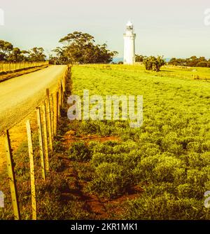 Paysage architectural carré sur le phare animé de Table Cape à Wynyard, Tasmanie, Australie Banque D'Images