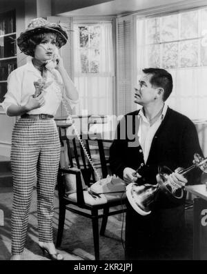 Debbie Reynolds, Glenn Ford, sur le tournage du film, « The Gazebo », MGM, 1959 Banque D'Images