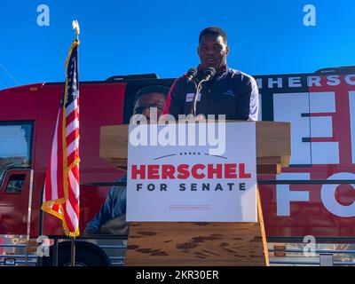 Toccoa, Géorgie, États-Unis. 28th novembre 2022. Le candidat républicain au Sénat Herschel Walker a fait sa tournée d'Evict Warnock au nord-est de la Géorgie, exhortant ses partisans à voter et à amener d'autres personnes aux urnes. (Credit image: © Sue Dorfman/ZUMA Press Wire) Credit: ZUMA Press, Inc./Alamy Live News Banque D'Images