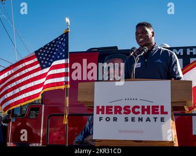 Toccoa, Géorgie, États-Unis. 28th novembre 2022. Le candidat républicain au Sénat Herschel Walker a fait sa tournée d'Evict Warnock au nord-est de la Géorgie, exhortant ses partisans à voter et à amener d'autres personnes aux urnes. (Credit image: © Sue Dorfman/ZUMA Press Wire) Credit: ZUMA Press, Inc./Alamy Live News Banque D'Images