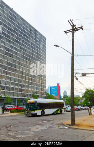 Les appartements Pavilion à Detroit, Michigan, États-Unis, vu de l'avenue Antietam. L'adresse officielle de l'immeuble est le 1 Lafayette plaisance Banque D'Images