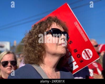 Toccoa, Géorgie, États-Unis. 28th novembre 2022. Le candidat républicain au Sénat Herschel Walker a fait sa tournée d'Evict Warnock au nord-est de la Géorgie, exhortant ses partisans à voter et à amener d'autres personnes aux urnes. (Credit image: © Sue Dorfman/ZUMA Press Wire) Credit: ZUMA Press, Inc./Alamy Live News Banque D'Images