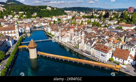 Pont de la Chapelle ou Kapellbrücke, Lucerne, Suisse Banque D'Images