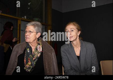 (De L à R): Geneviève Darrieussecq et Charlotte Caubel vues pendant la visite. Geneviève Darrieussecq (ministre des personnes handicapées) et Charlotte Caubel (secrétaire d'État à l'enfance) ont inauguré l'Institut d'éducation Léo Lagrange Medico (IME) à la Seyne-sur-Mer (Var). Il s'agit d'une structure innovante car elle est située directement dans une école classique, permettant un mélange entre les cinquante enfants handicapés âgés de 4 à 12 ans et tous les autres élèves. (Photo de Laurent Coust/SOPA Images/Sipa USA) Banque D'Images