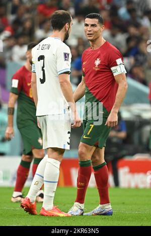 Doha, Qatar. 28th novembre 2022. Diogo Dalot du Portugal et Diego Godín de l'Uruguay pendant le match Portugal contre Uruguay de la coupe du monde de la Fifa Qatar 2022 Al Lusail Stadium à Doha, Qatar sur 28 novembre 2022. Photo de Laurent Zabulon/ABACAPRESS.COMABACAPRESS.COM crédit: Abaca Press/Alamy Live News Banque D'Images