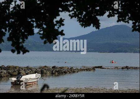 La vue le matin est très belle sur l'une des plages de l'île de Sabang - Aceh Banque D'Images